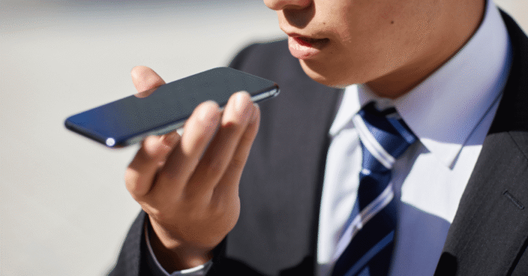 Long-Tail Keywords for Voice Search: Writing with the Ear in Mind