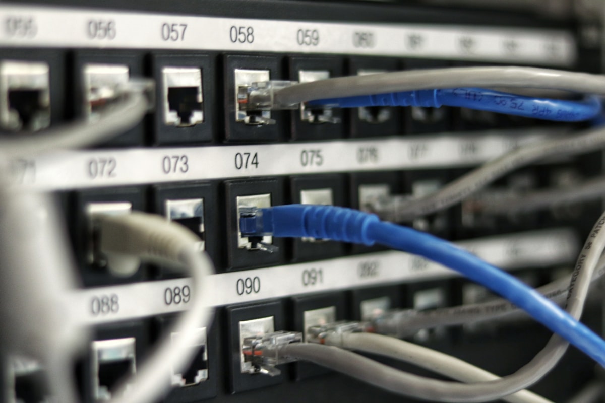 Server resource monitor showing CPU and RAM usage related to WordPress 502 bad gateway